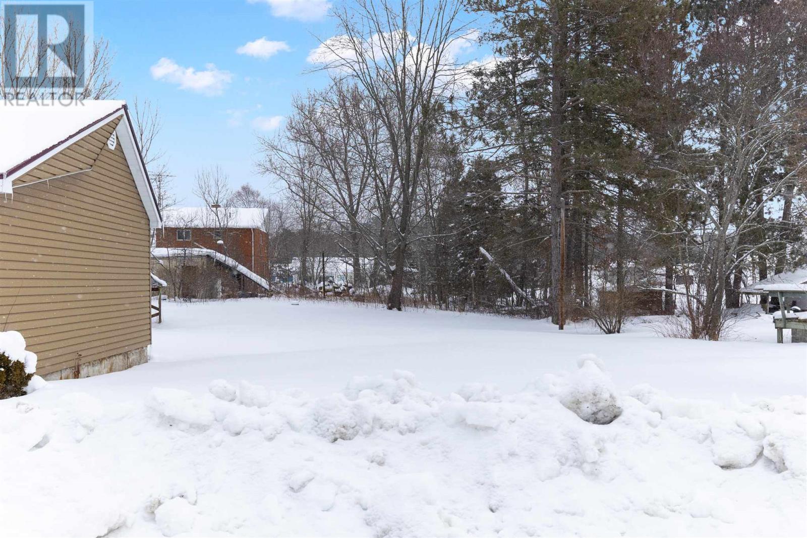 32 Main St, Iron Bridge, Ontario P0R 1H0 - Photo 33 - SM260389