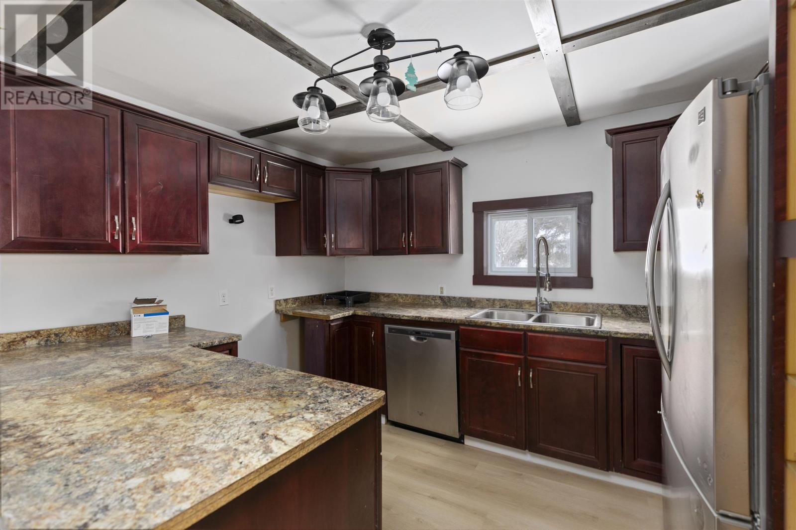 32 Main St, Iron Bridge, Ontario P0R 1H0 - Photo 8 - SM260389