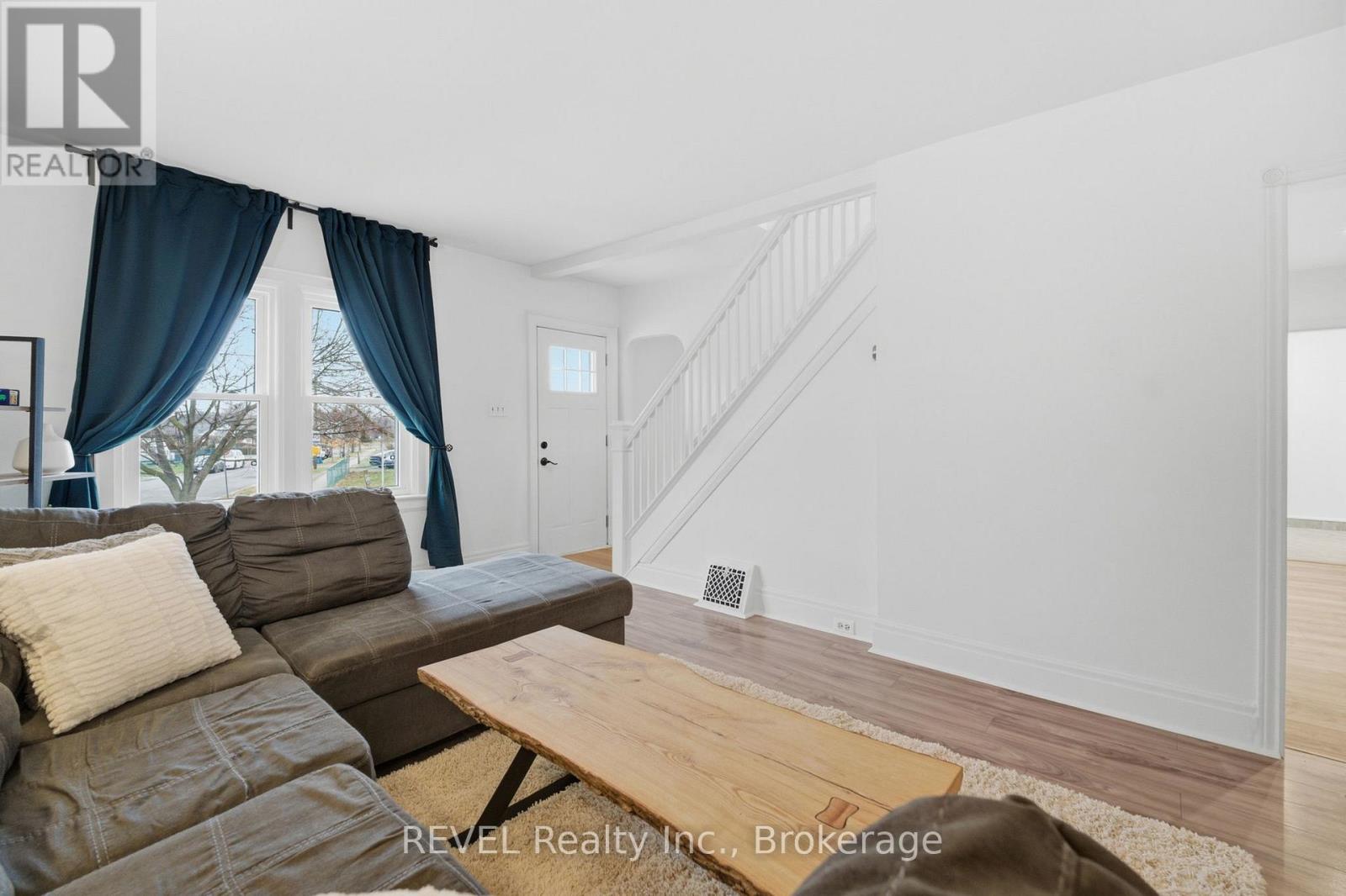 18 Lincoln Avenue, St. Catharines, Ontario  L2P 2C6 - Photo 18 - X12738884