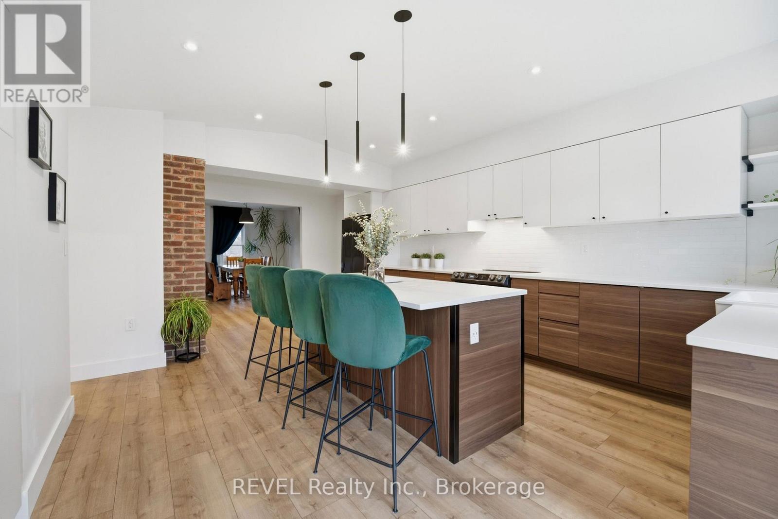 18 Lincoln Avenue, St. Catharines, Ontario  L2P 2C6 - Photo 3 - X12738884