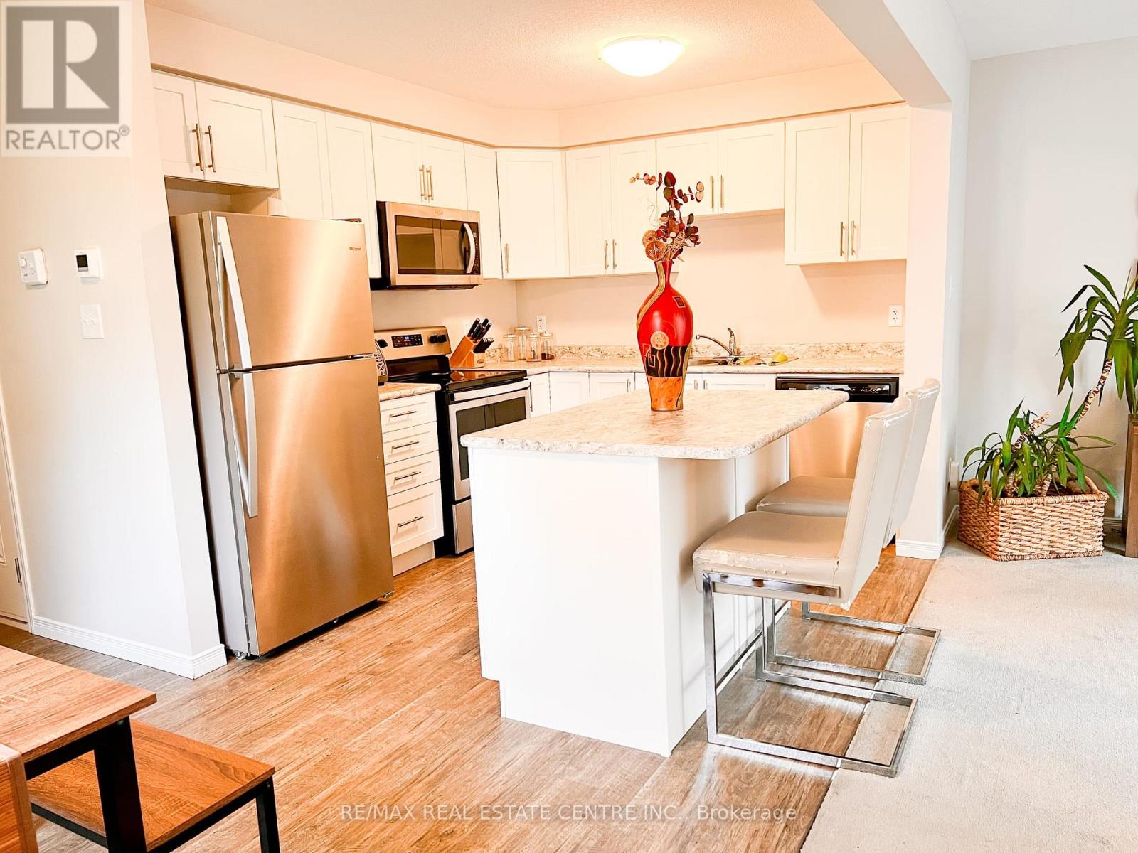 36 - 50 Pinnacle Drive, Kitchener, Ontario  N2P 0H8 - Photo 3 - X12834894