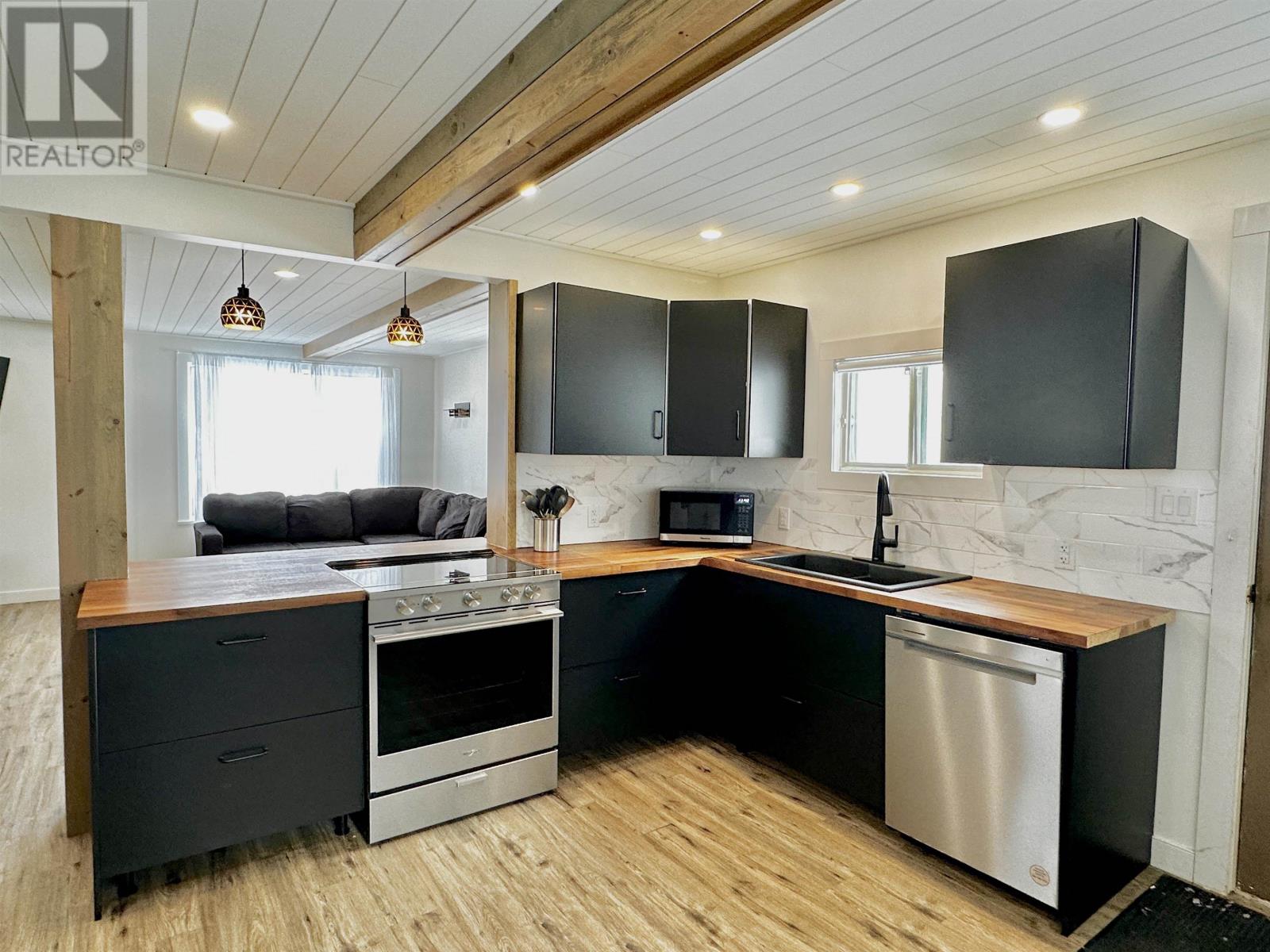 1201 Superior Street, Kenora, Ontario  P0X 1C0 - Photo 3 - TB2600319