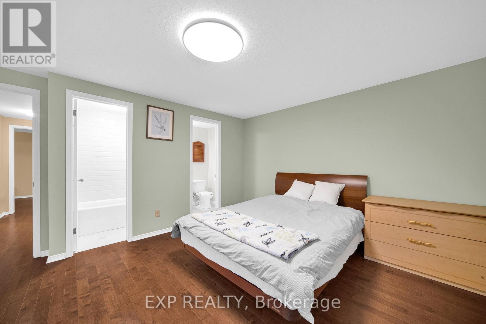 4 Huntersfield Drive, Ottawa, Ontario  K1T 3E4 - Photo 20 - X12835124