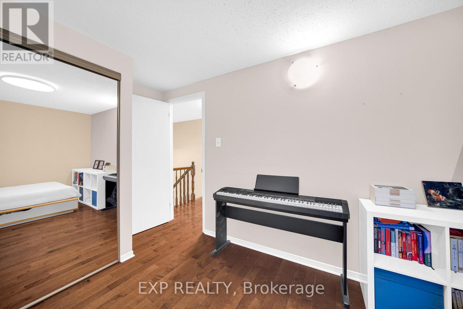 4 Huntersfield Drive, Ottawa, Ontario  K1T 3E4 - Photo 25 - X12835124