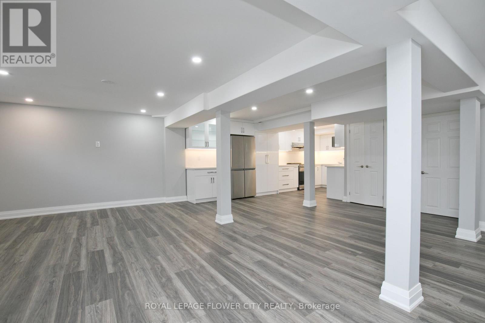 15 Triston Court Sw, Brampton, Ontario  L6Y 5S2 - Photo 4 - W12810022