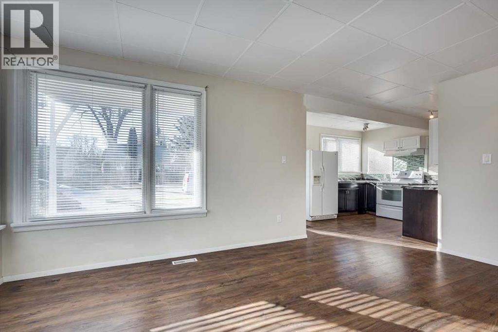 5218 & 5216 56 Ave, Ponoka, Alberta  T4J 1G6 - Photo 24 - A2268380