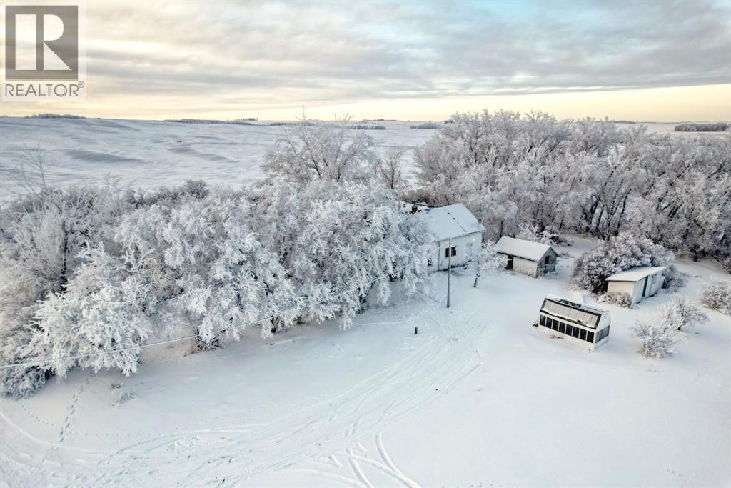 <div class="slider-price">$484,900.00</div><p>333033 Rge Rd 255, Rural Kneehill County, Alberta</p>