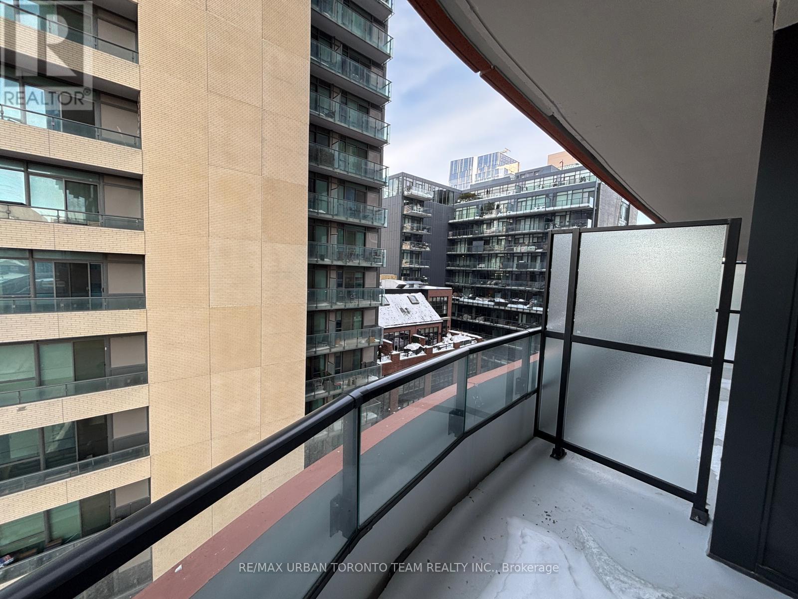 1017 - 180 Front Street E, Toronto, Ontario  M5A 0K9 - Photo 6 - C12835088