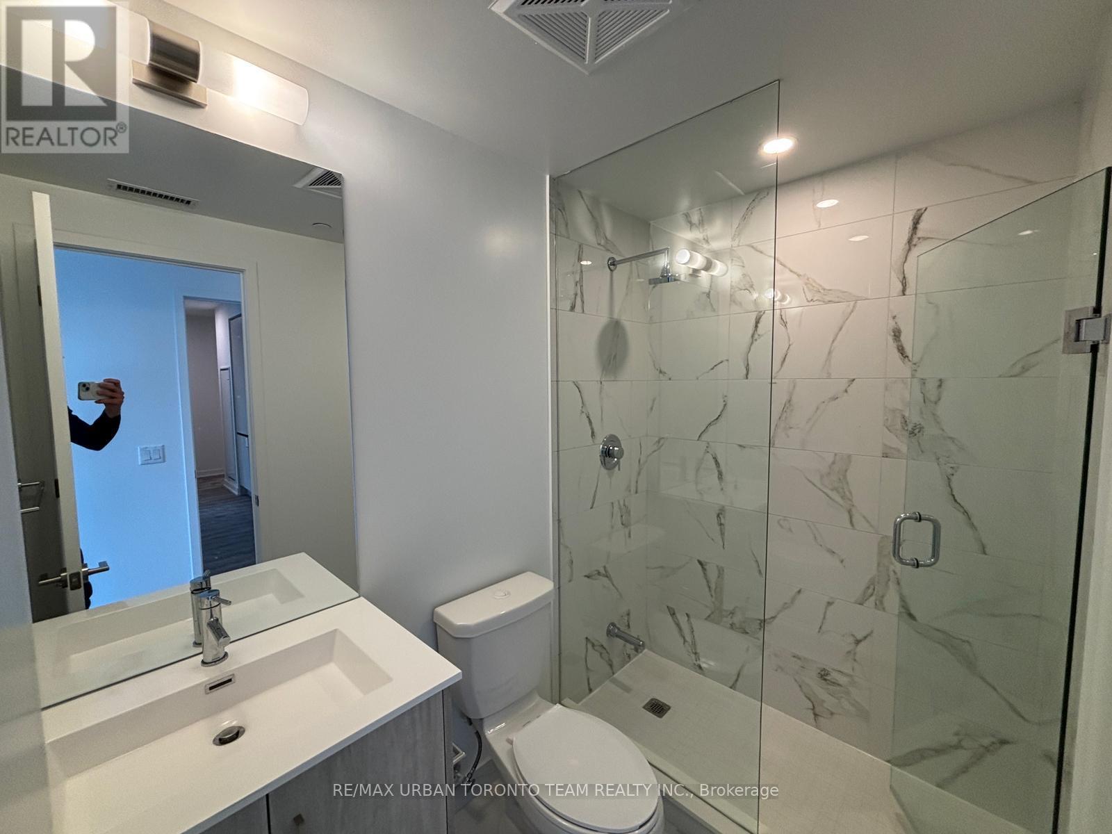 1017 - 180 Front Street E, Toronto, Ontario  M5A 0K9 - Photo 8 - C12835088