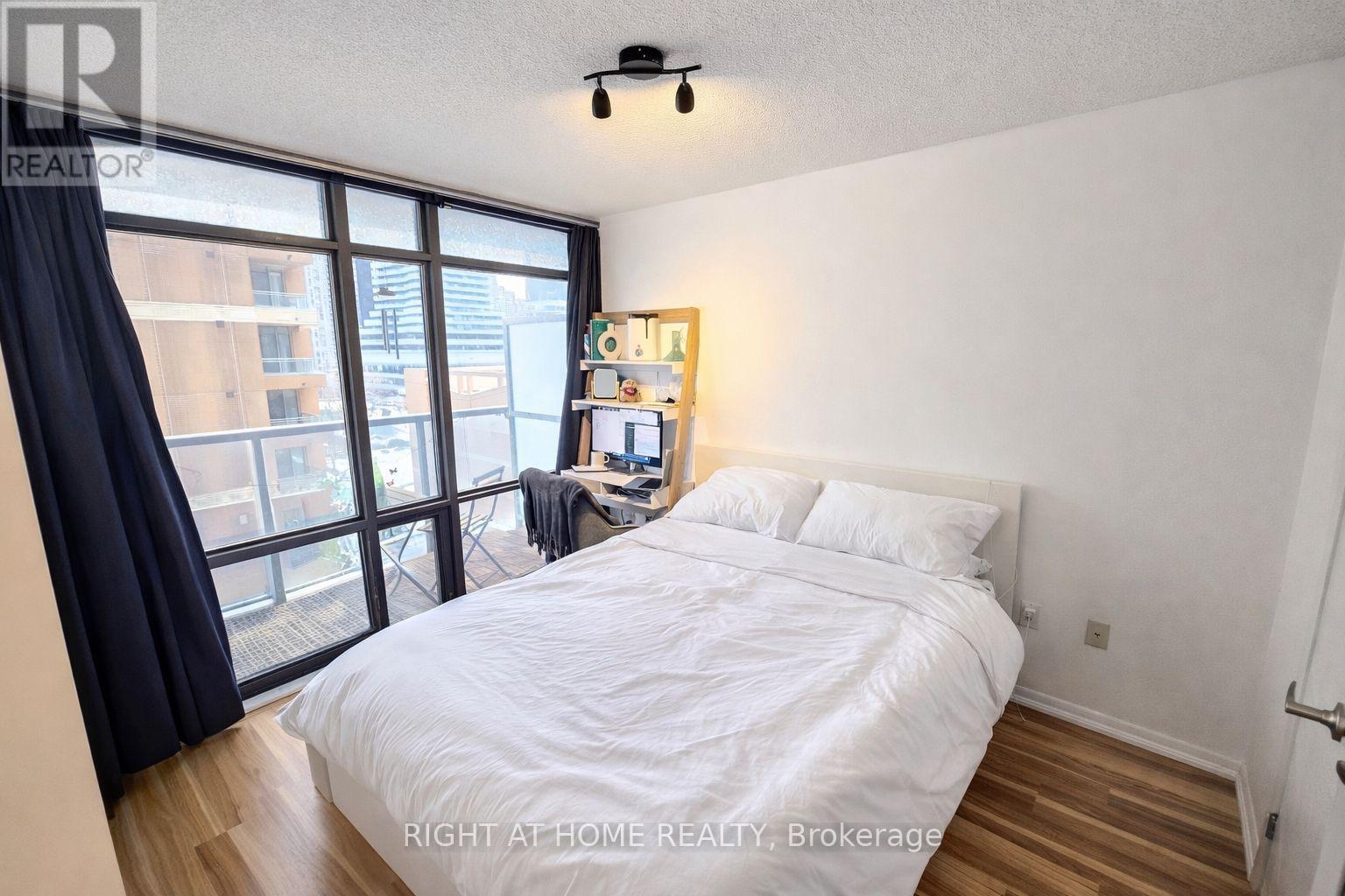606 - 37 Grosvenor Street, Toronto (Bay Street Corridor), Ontario  M4Y 3G5 - Photo 6 - C12835092