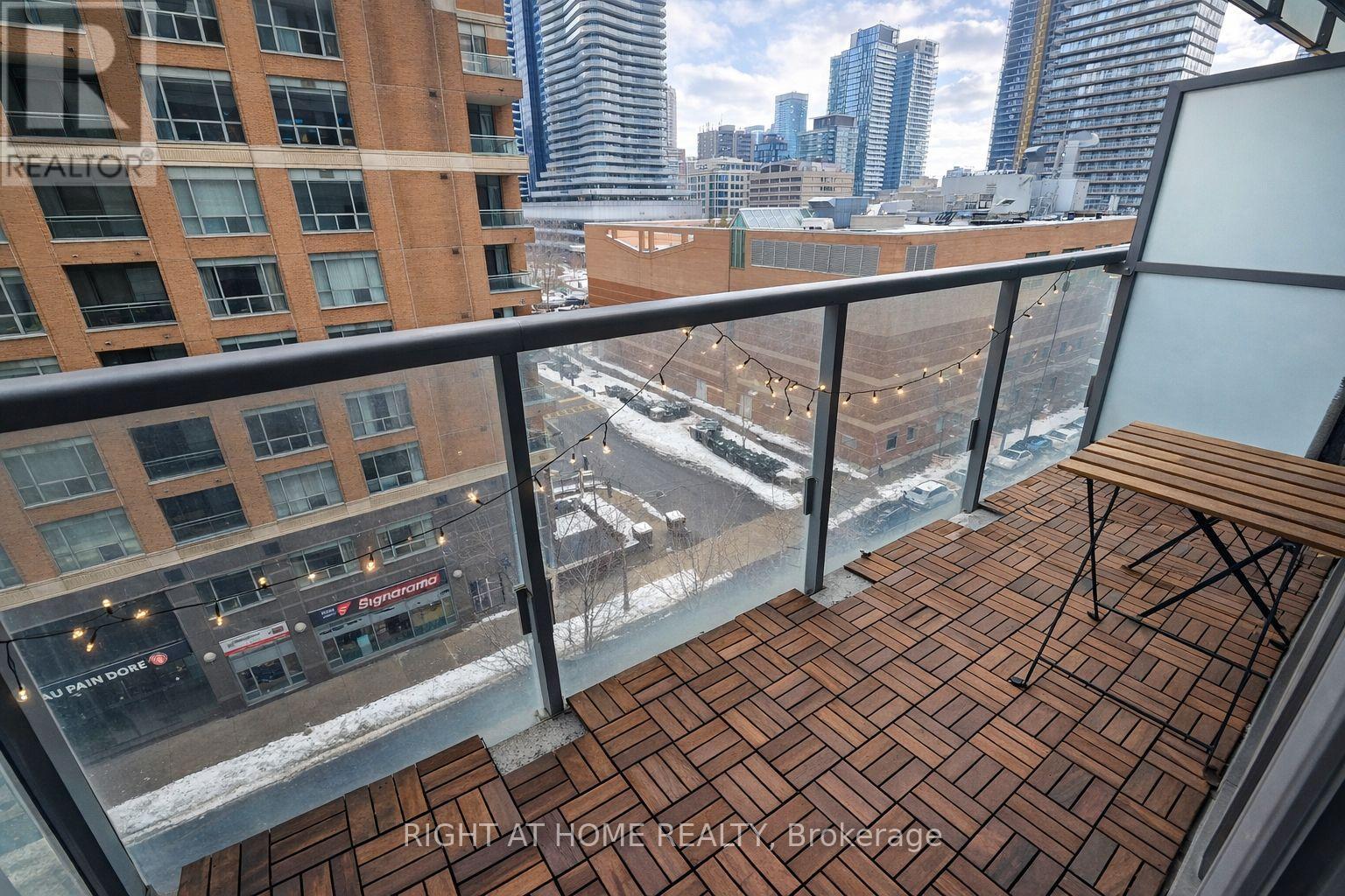 606 - 37 Grosvenor Street, Toronto (Bay Street Corridor), Ontario  M4Y 3G5 - Photo 8 - C12835092