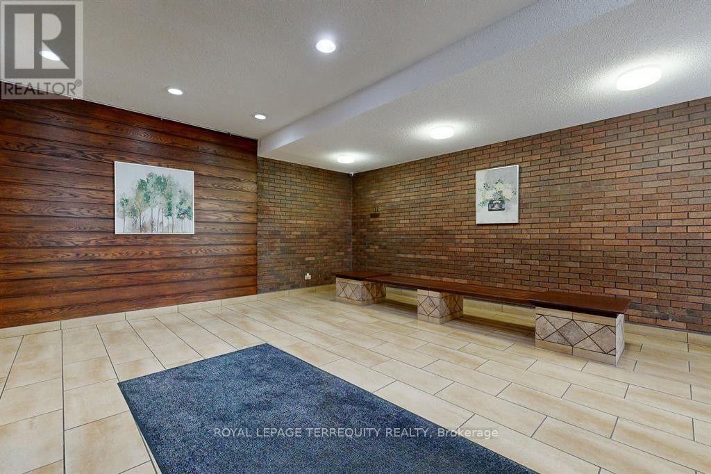 114 - 10 Sunrise Avenue, Toronto, Ontario  M4A 2R1 - Photo 2 - C12835106