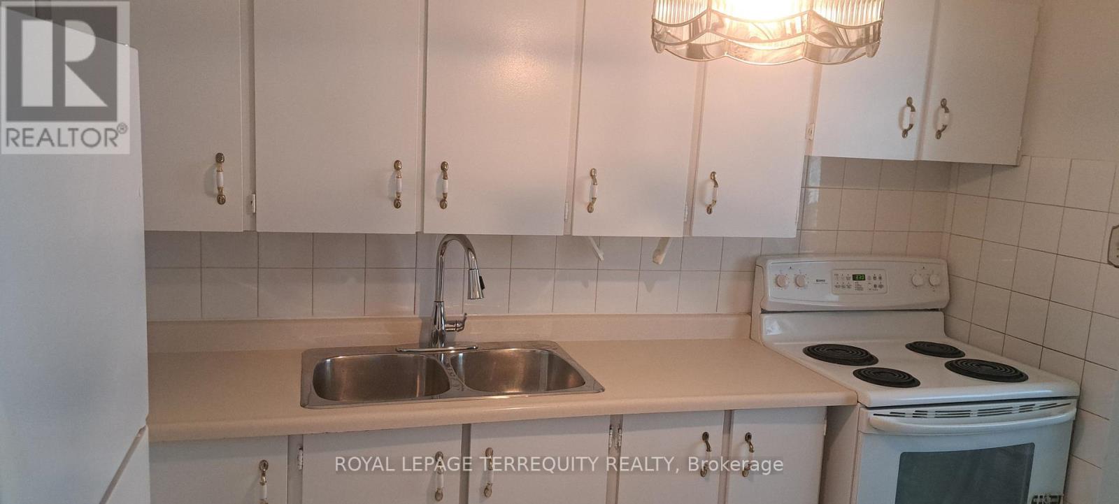 114 - 10 Sunrise Avenue, Toronto, Ontario  M4A 2R1 - Photo 8 - C12835106