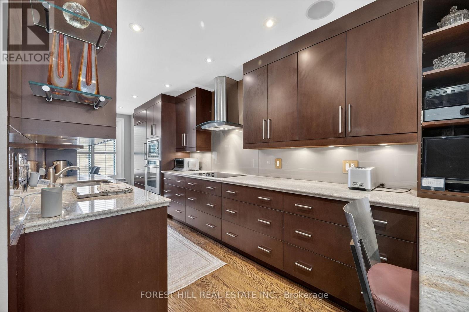 252 Spadina Road, Toronto, Ontario  M5R 2V1 - Photo 12 - C12835154