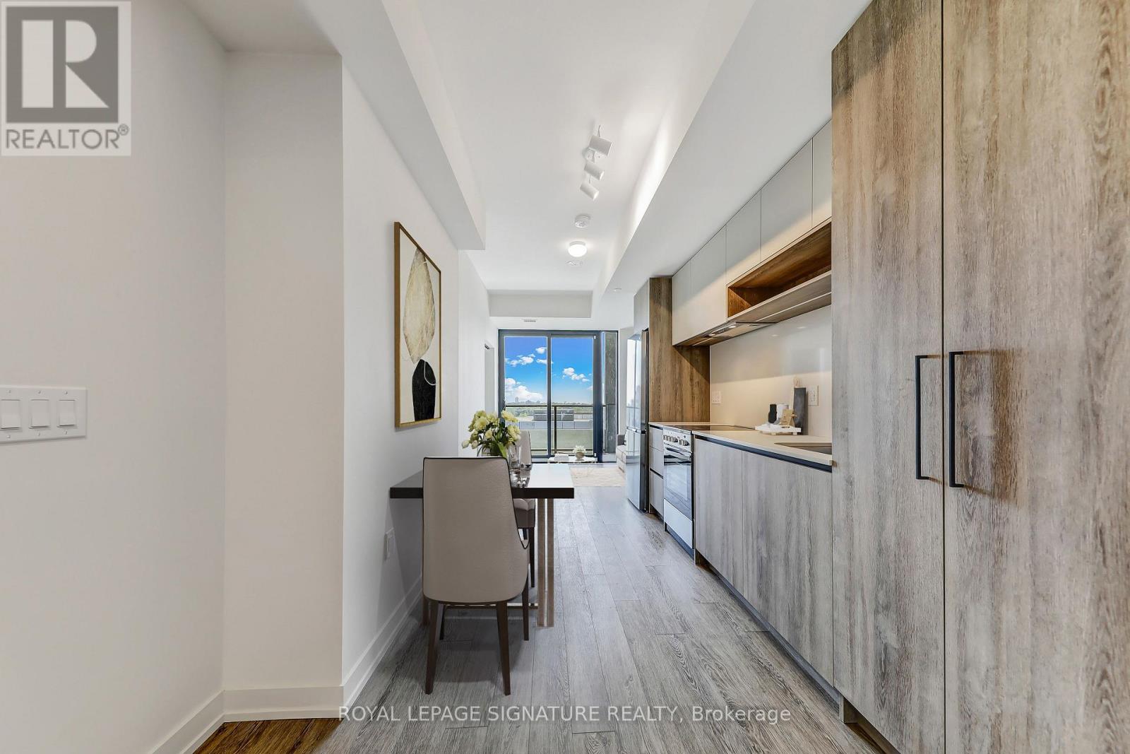 602 - 181 Sterling Road, Toronto, Ontario  M6R 2B2 - Photo 5 - C12835266