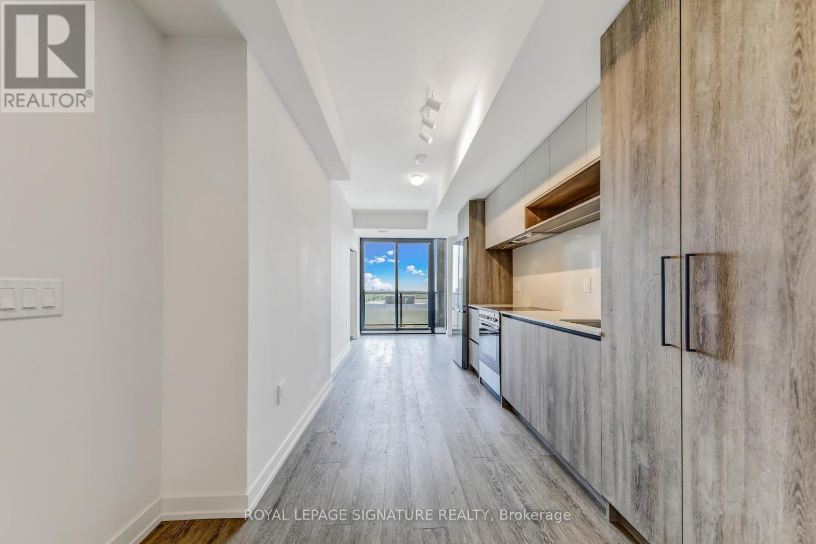 602 - 181 Sterling Road, Toronto, Ontario  M6R 2B2 - Photo 7 - C12835266