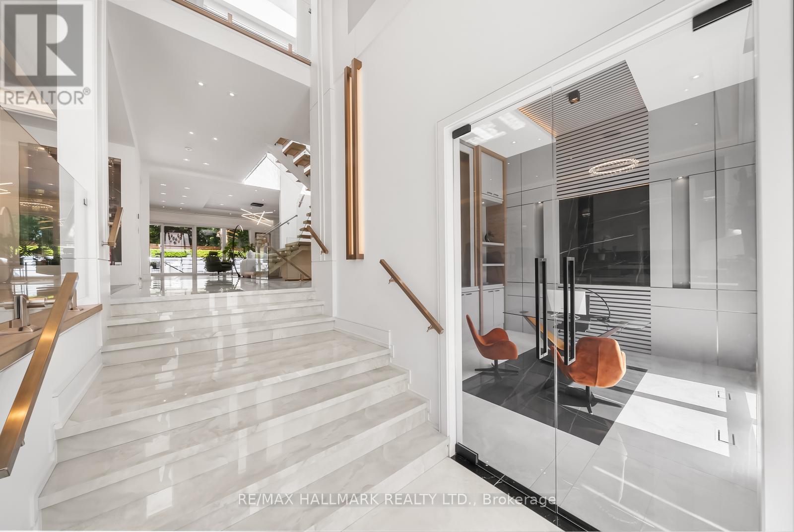 65 Whittaker Crescent, Toronto, Ontario  M2K 1K9 - Photo 2 - C12835296