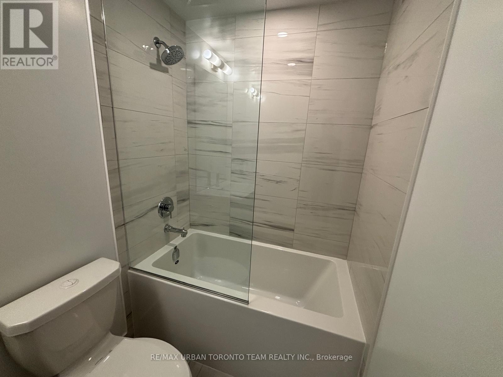 1009 - 180 Front Street E, Toronto, Ontario  M5A 0K9 - Photo 10 - C12835298