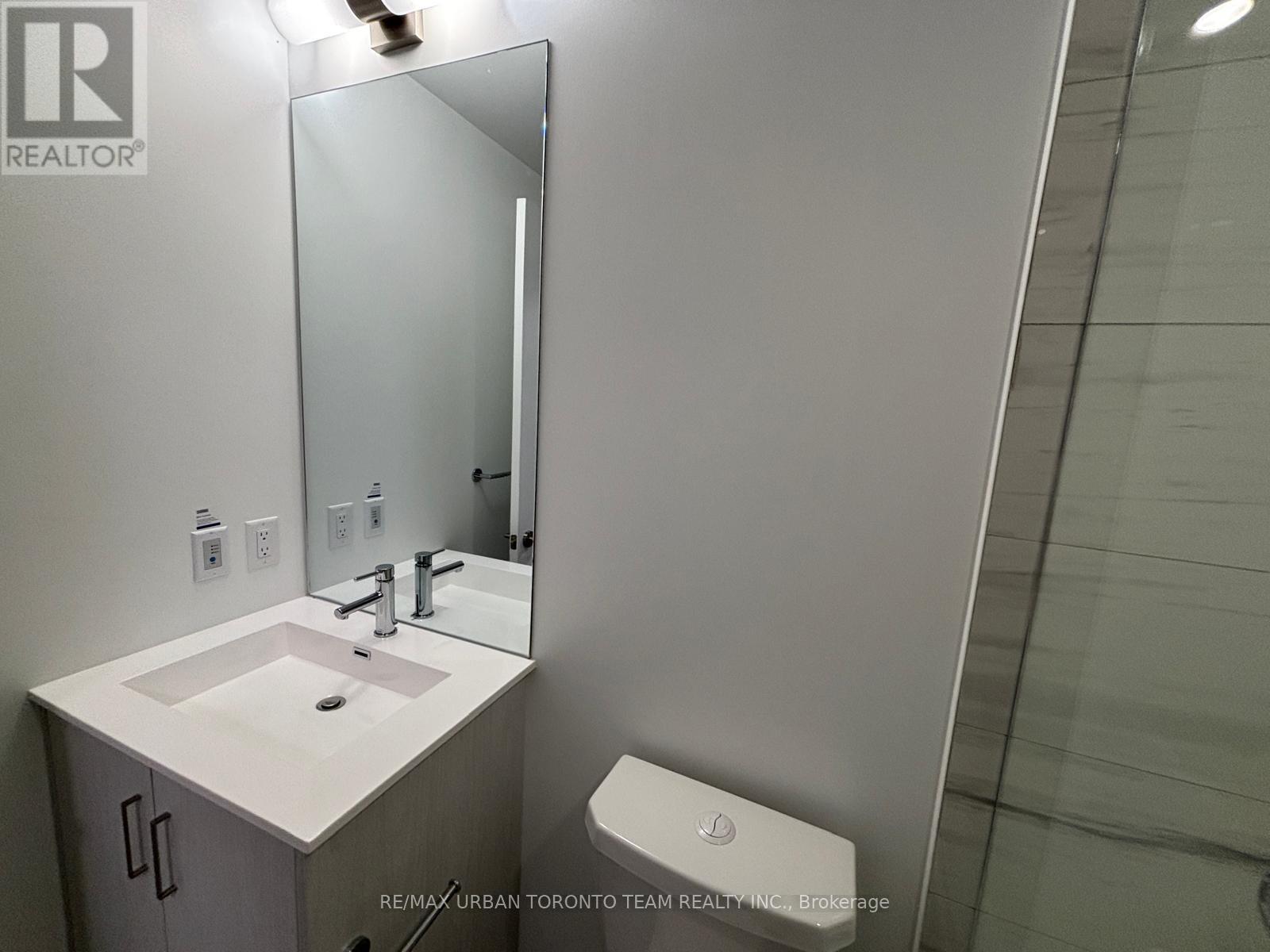 1009 - 180 Front Street E, Toronto, Ontario  M5A 0K9 - Photo 11 - C12835298