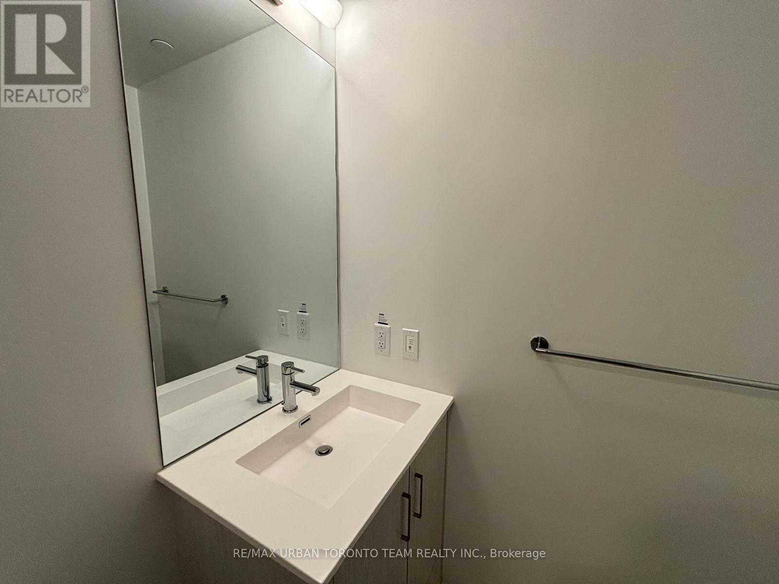 1009 - 180 Front Street E, Toronto, Ontario  M5A 0K9 - Photo 12 - C12835298