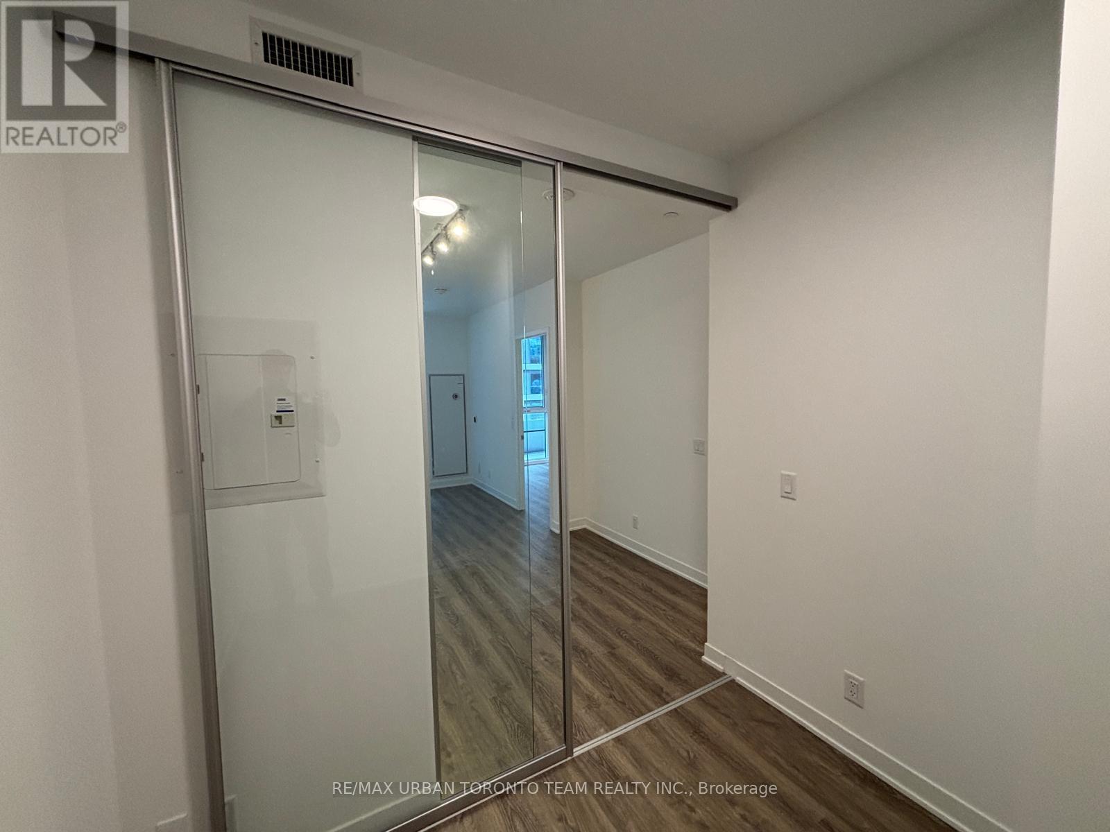 1009 - 180 Front Street E, Toronto, Ontario  M5A 0K9 - Photo 14 - C12835298