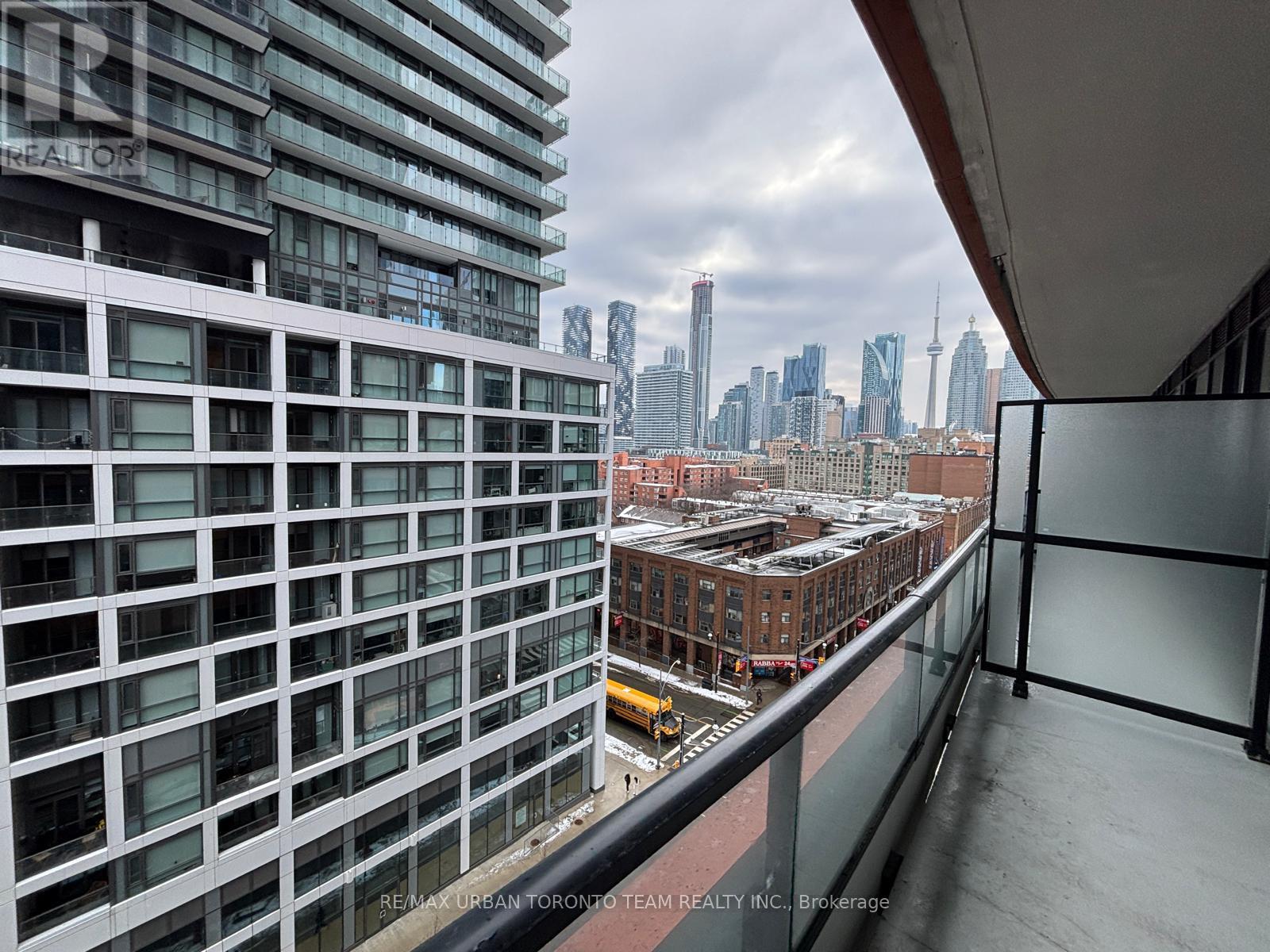 1009 - 180 Front Street E, Toronto, Ontario  M5A 0K9 - Photo 5 - C12835298