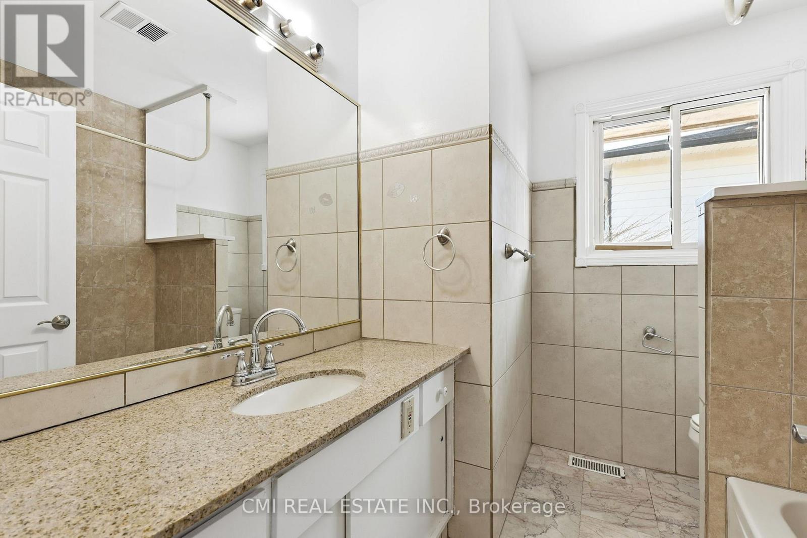 913 King Street, Whitby, Ontario  L1N 5A6 - Photo 37 - E12835076