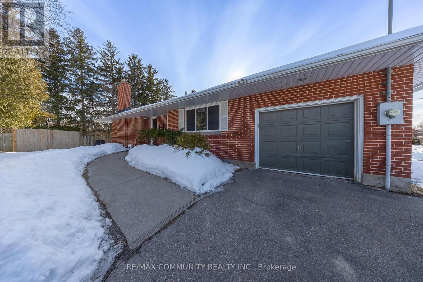 180 Severn Street, Oshawa, Ontario  L1J 6R7 - Photo 1 - E12835142