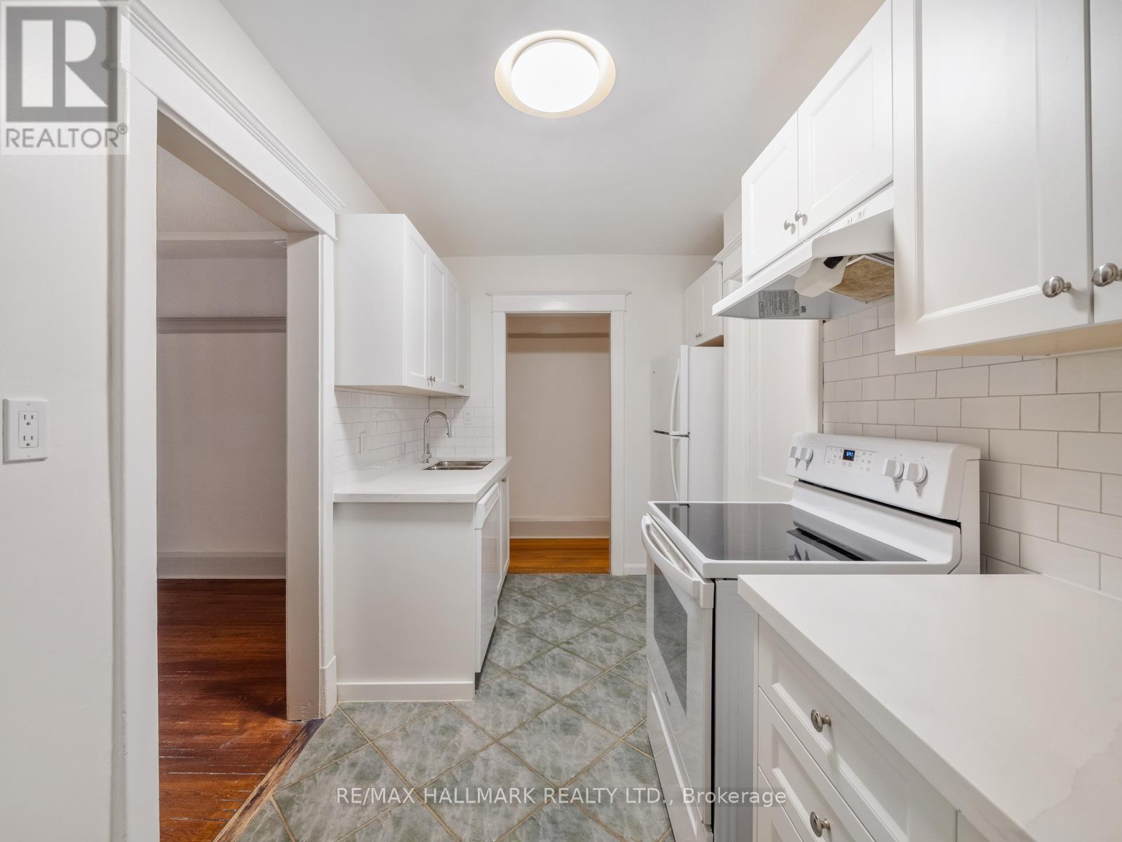 42 Glen Manor Drive, Toronto, Ontario  M4E 2X2 - Photo 14 - E12835146