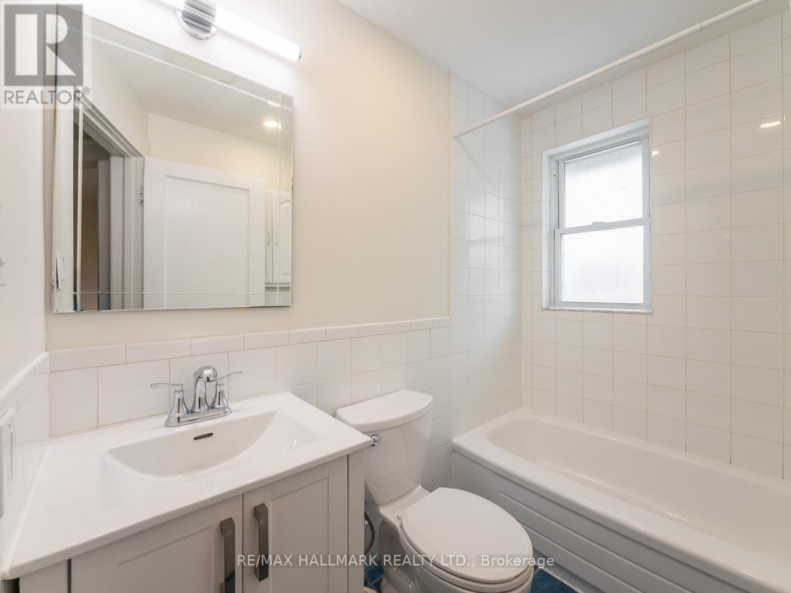 42 Glen Manor Drive, Toronto, Ontario  M4E 2X2 - Photo 15 - E12835146