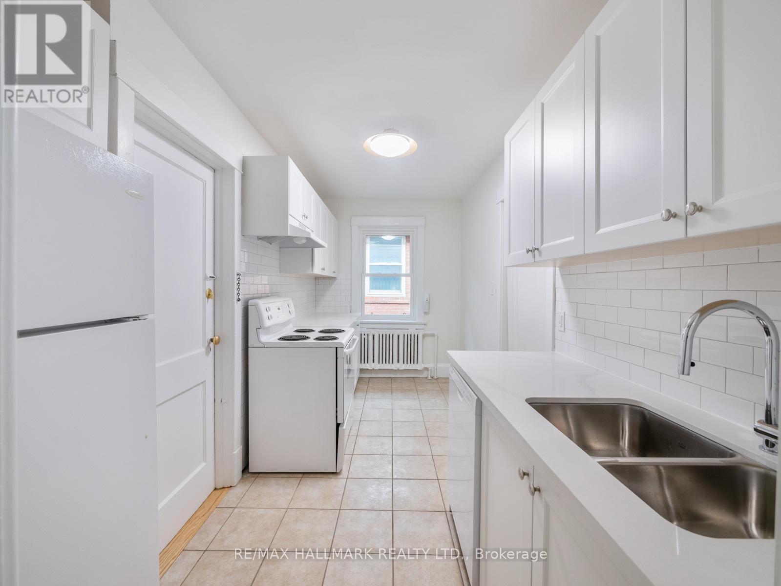 42 Glen Manor Drive, Toronto, Ontario  M4E 2X2 - Photo 26 - E12835146