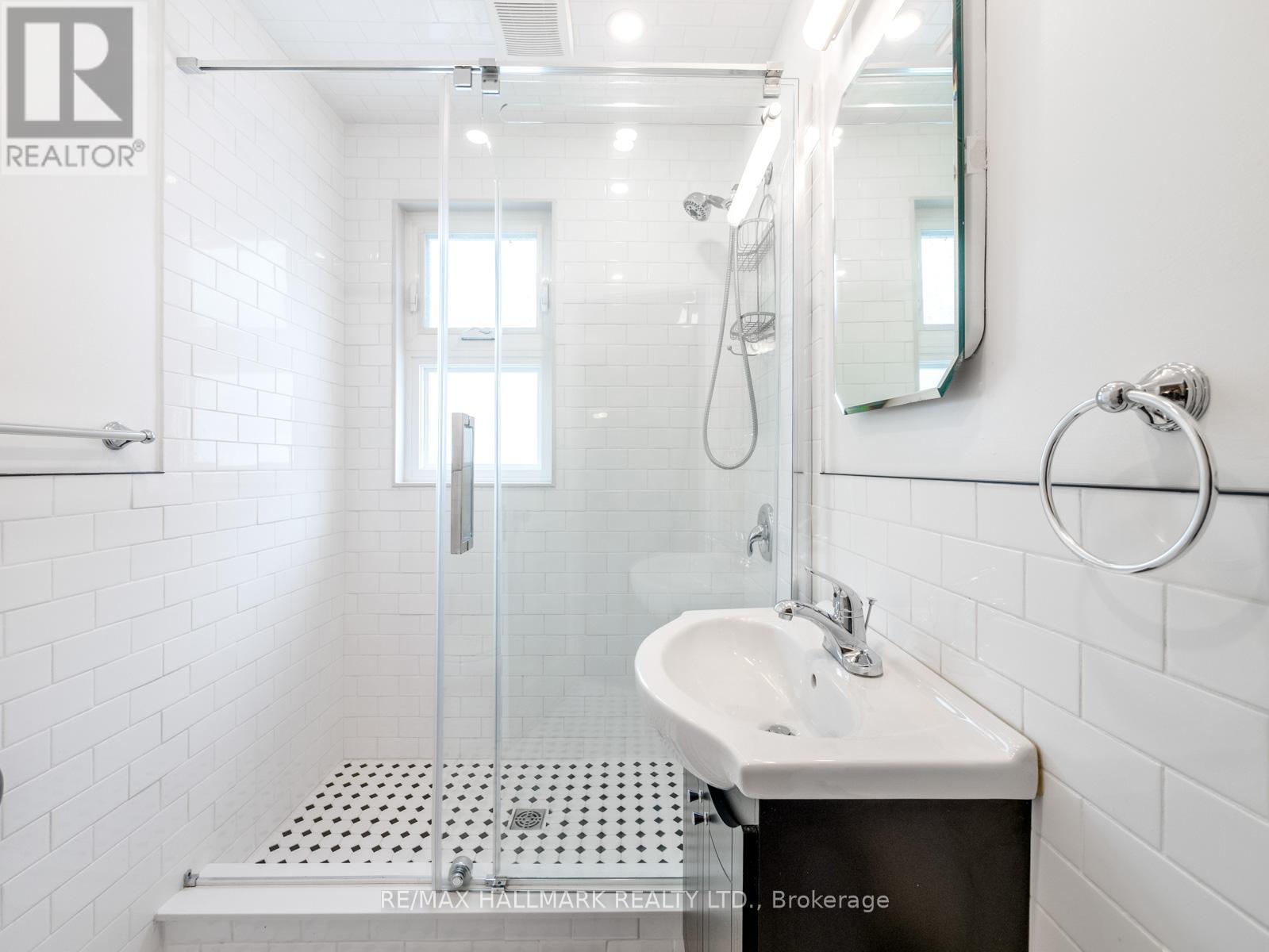 42 Glen Manor Drive, Toronto, Ontario  M4E 2X2 - Photo 31 - E12835146