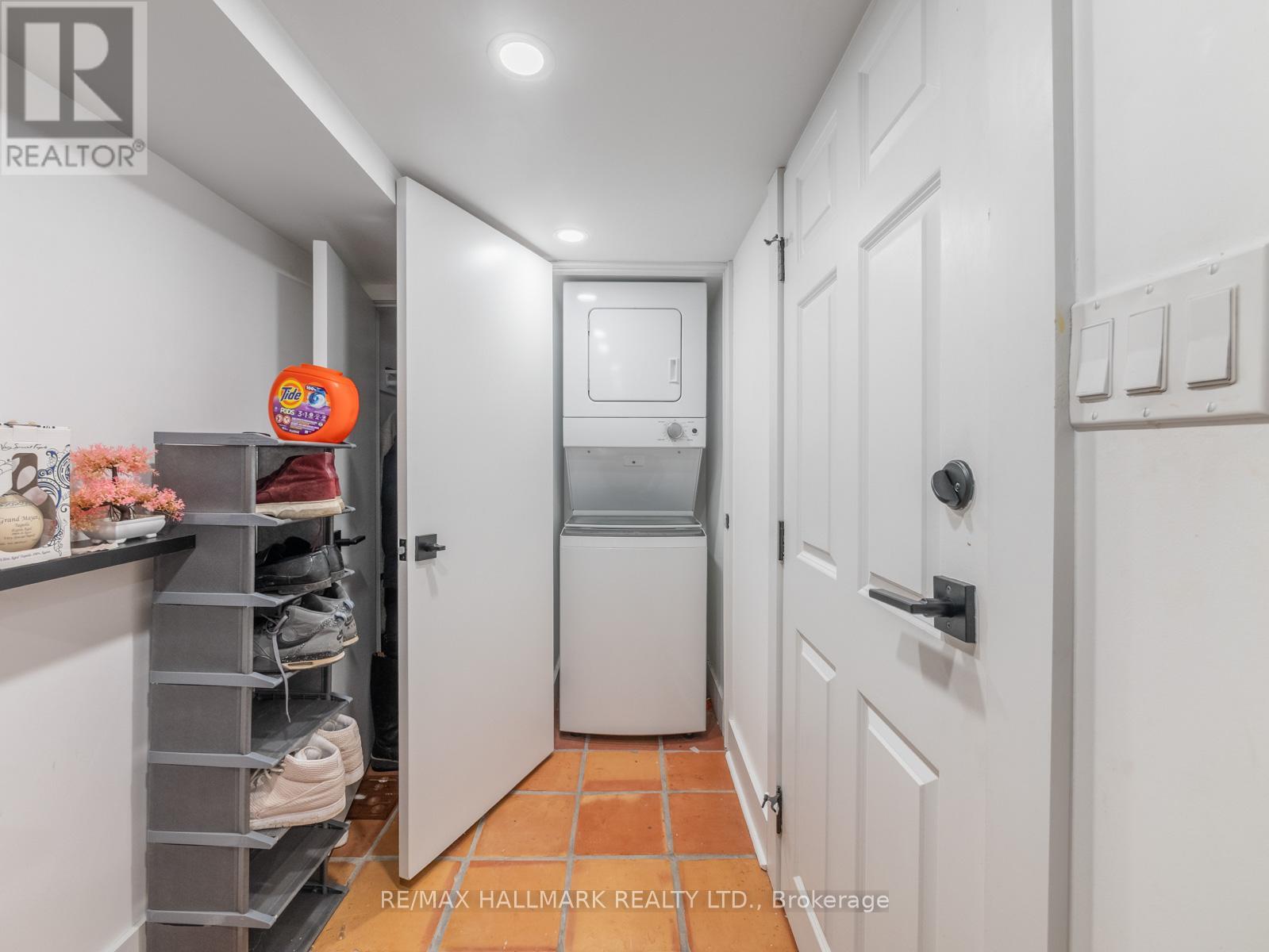 42 Glen Manor Drive, Toronto, Ontario  M4E 2X2 - Photo 36 - E12835146