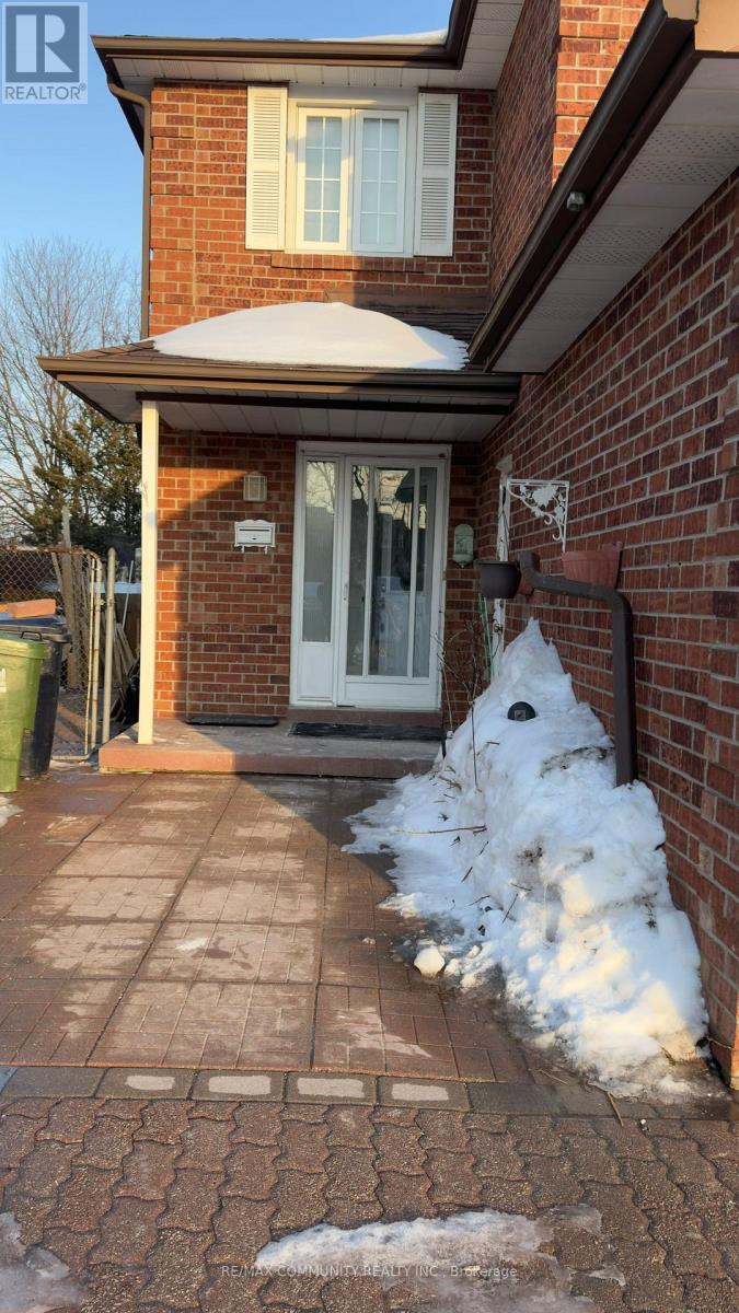 29 Mansewood Gardens, Toronto, Ontario  M1E 5A4 - Photo 3 - E12835314