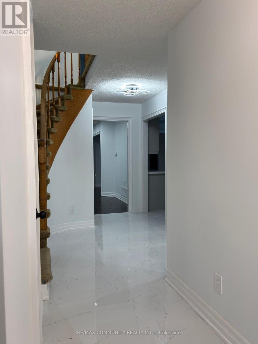 29 Mansewood Gardens, Toronto, Ontario  M1E 5A4 - Photo 5 - E12835314