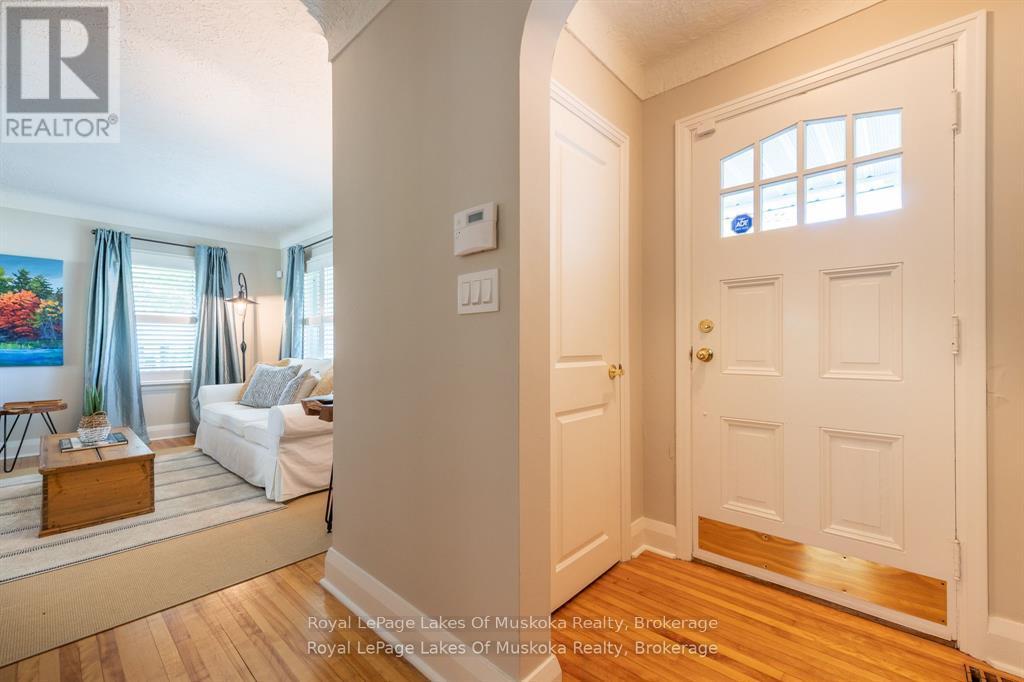 9 Mountview Avenue, Huntsville, Ontario  P1H 1G8 - Photo 15 - X12835352