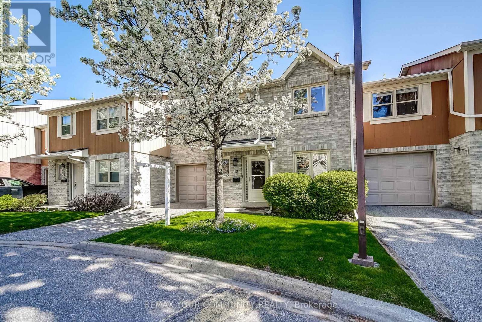 10 - 115 Avenue Road, Richmond Hill, Ontario  L4C 9N2 - Photo 1 - N12835112