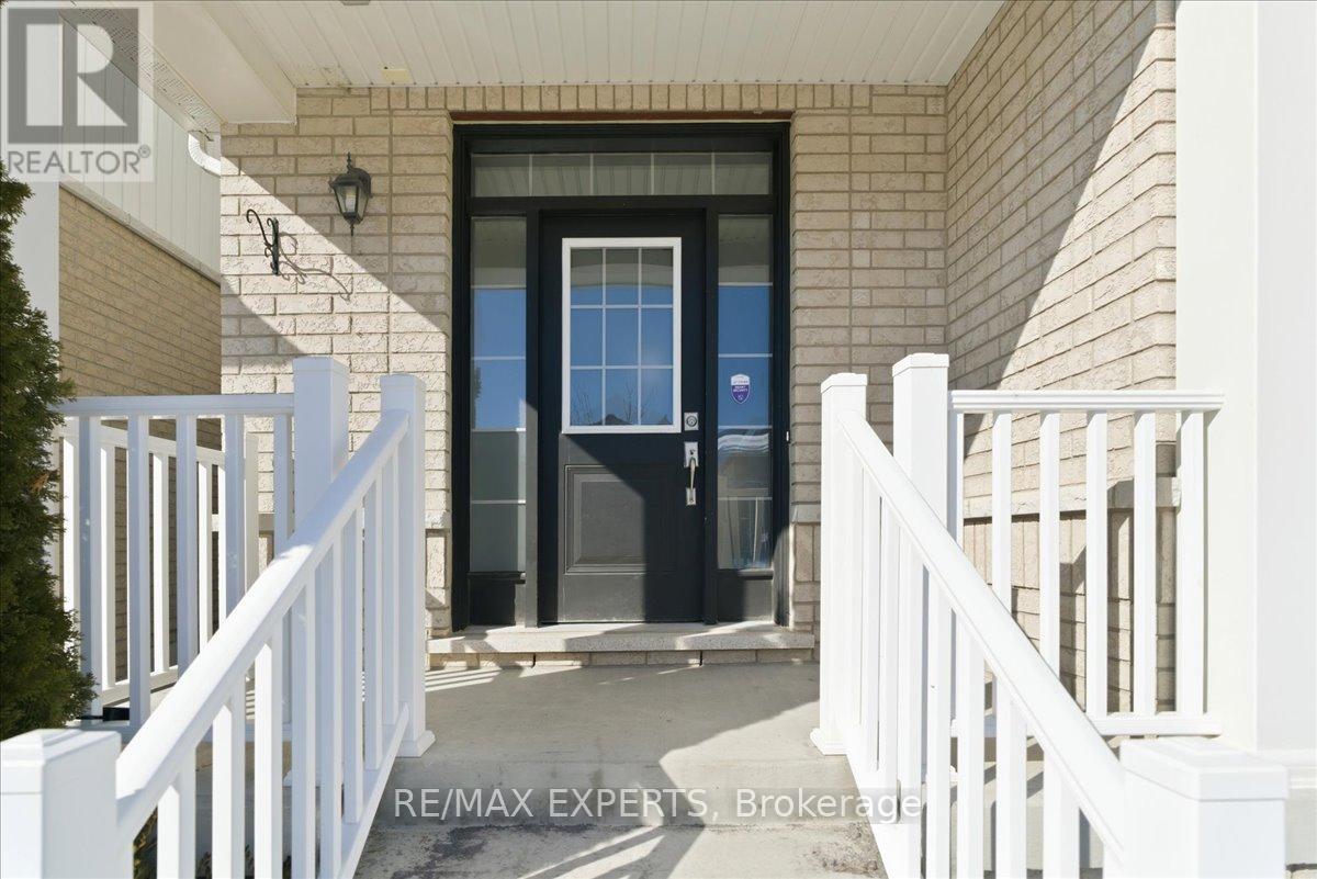 10 Mccabe Lane, New Tecumseth (Tottenham), Ontario  L0G 1W0 - Photo 4 - N12835206