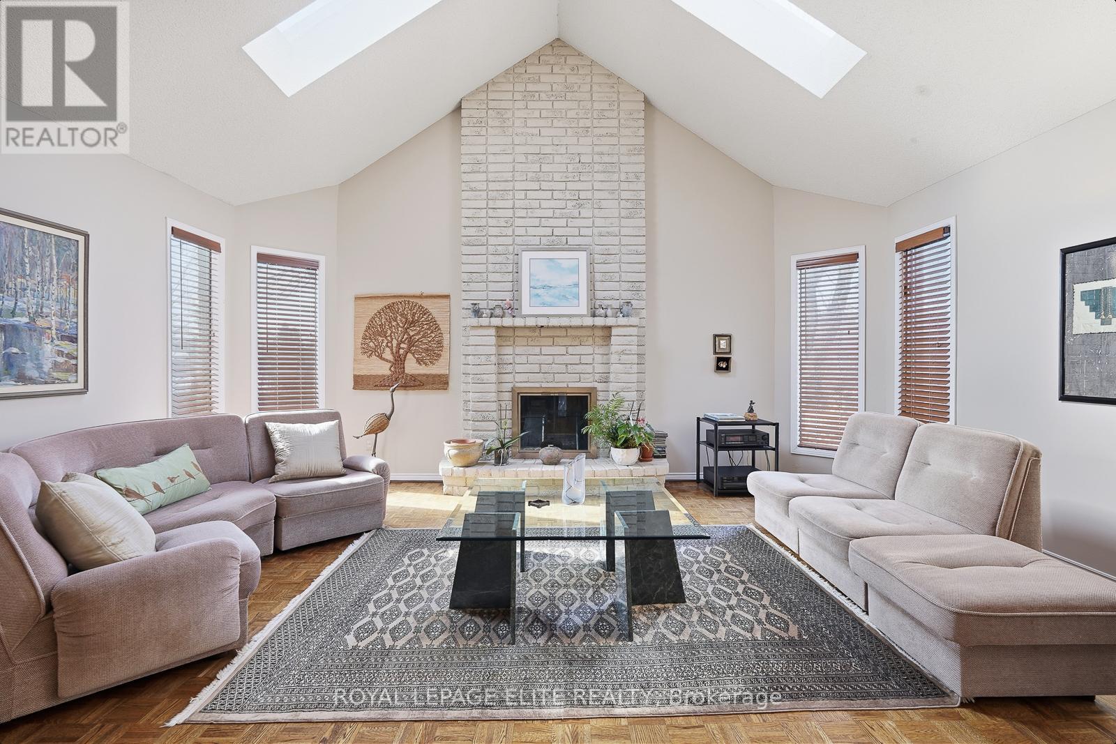 14 Glenoaks Court, Vaughan, Ontario  L4J 6N7 - Photo 10 - N12835338