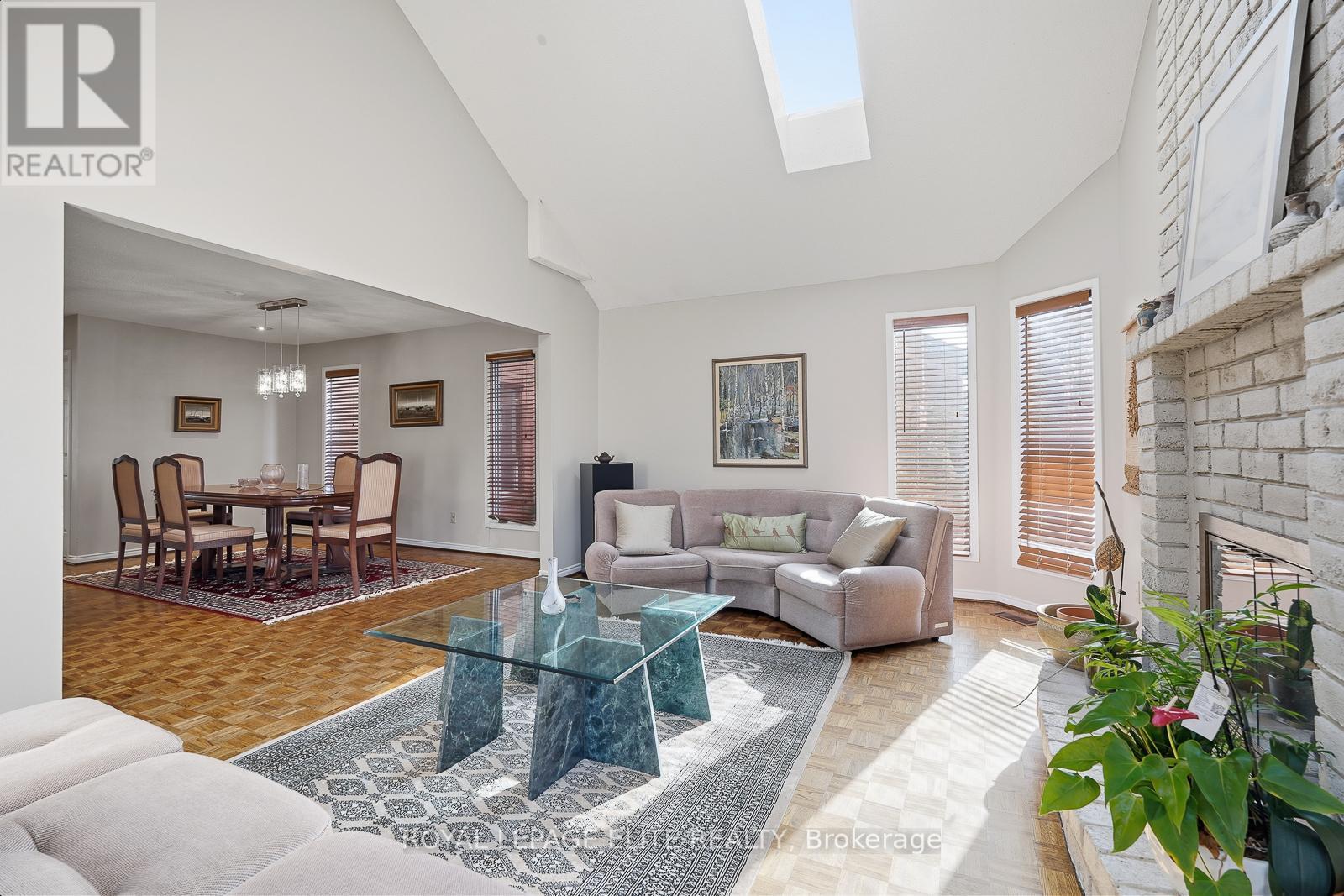 14 Glenoaks Court, Vaughan, Ontario  L4J 6N7 - Photo 15 - N12835338