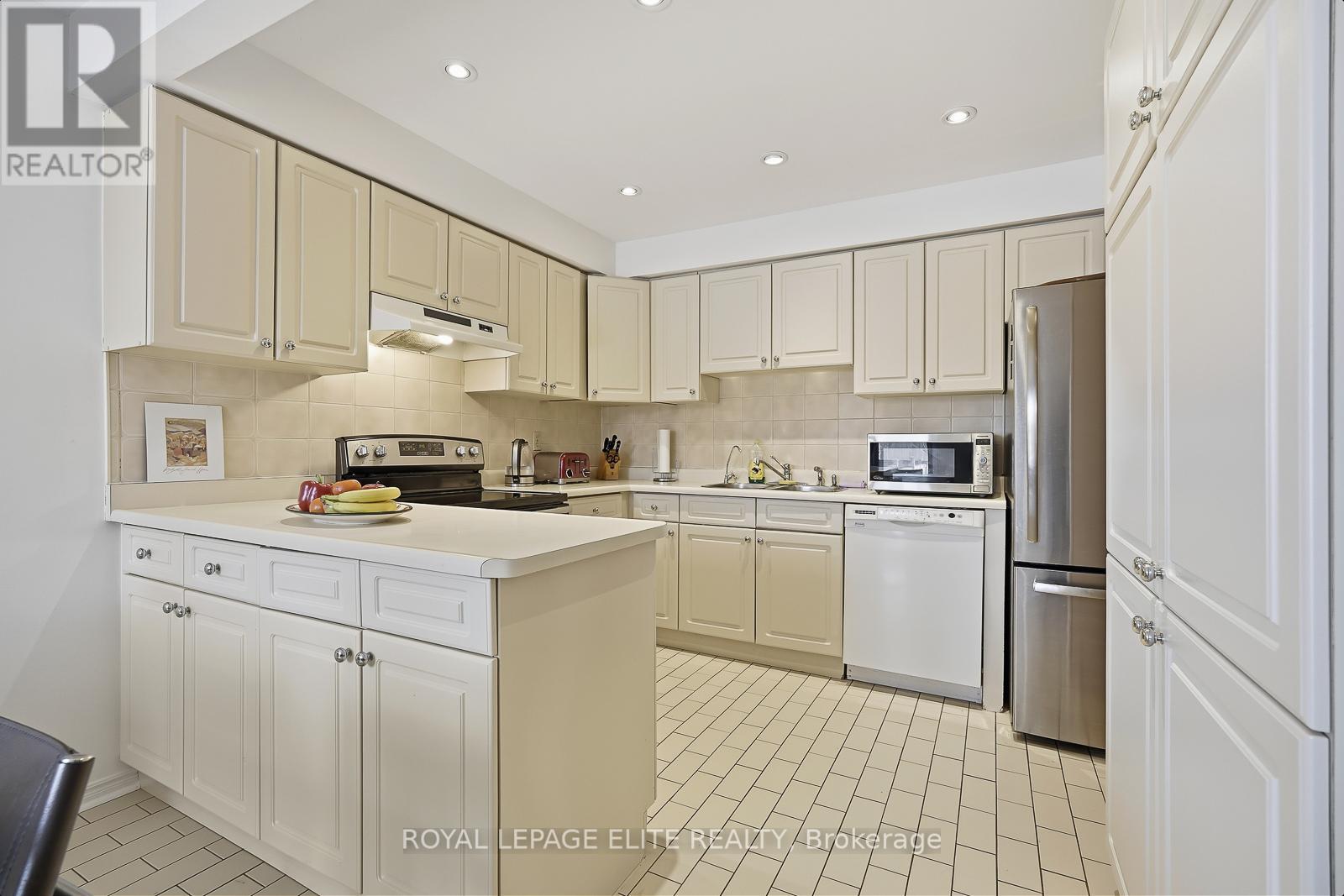 14 Glenoaks Court, Vaughan, Ontario  L4J 6N7 - Photo 20 - N12835338