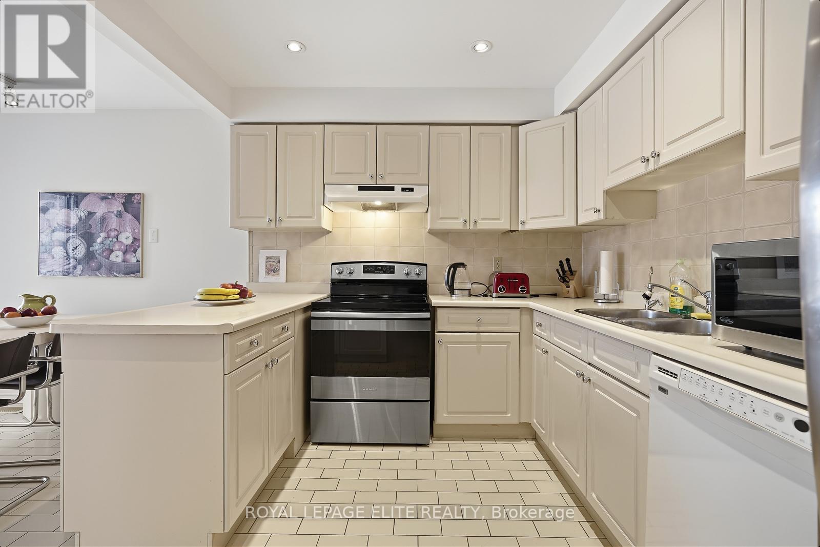 14 Glenoaks Court, Vaughan, Ontario  L4J 6N7 - Photo 21 - N12835338