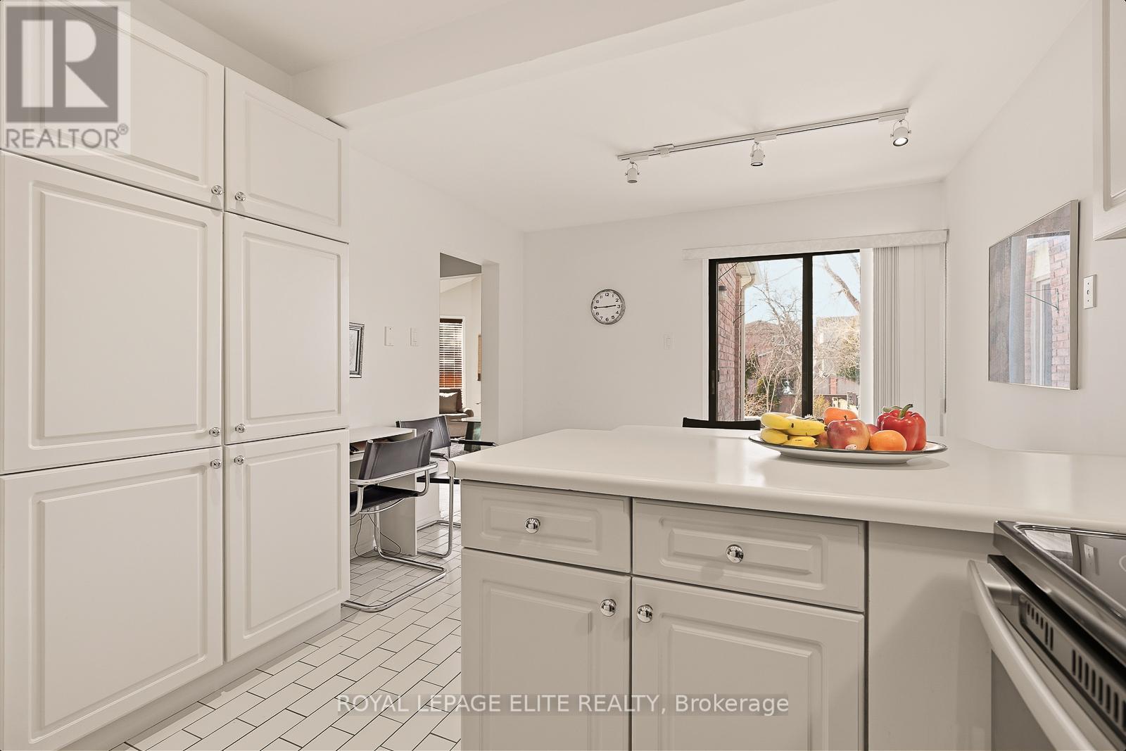 14 Glenoaks Court, Vaughan, Ontario  L4J 6N7 - Photo 22 - N12835338