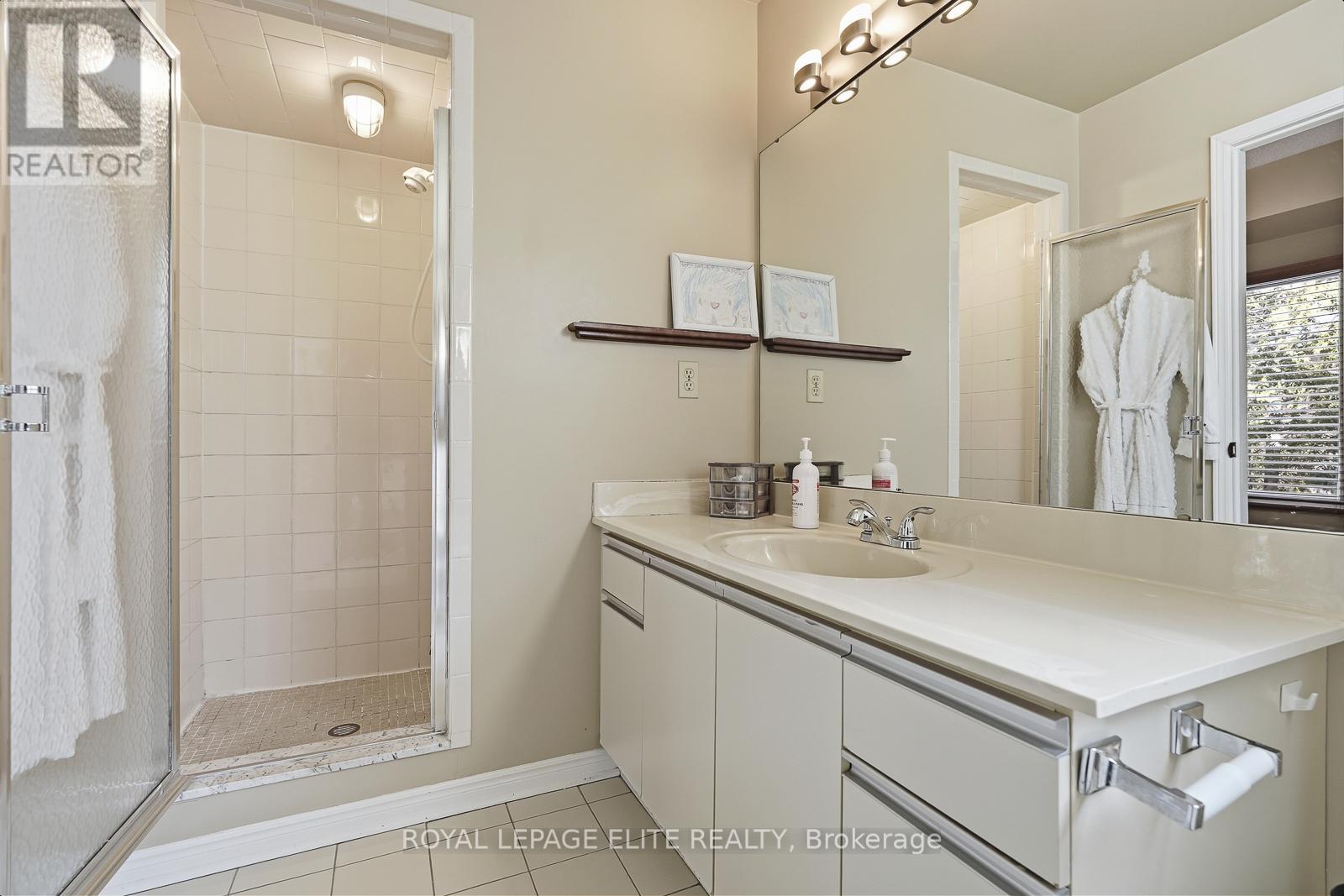 14 Glenoaks Court, Vaughan, Ontario  L4J 6N7 - Photo 35 - N12835338