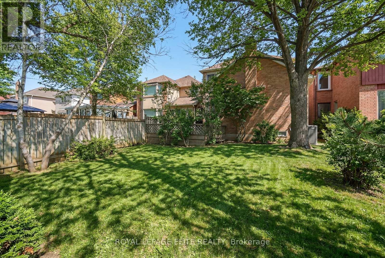 14 Glenoaks Court, Vaughan, Ontario  L4J 6N7 - Photo 48 - N12835338