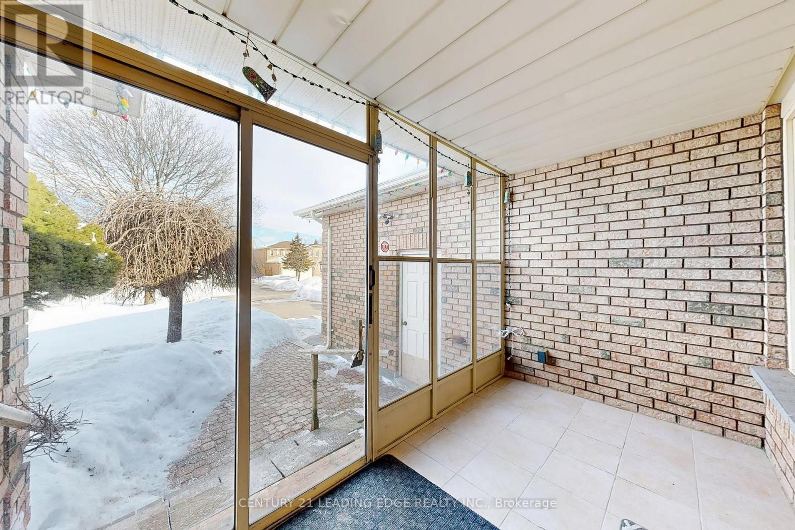 9 Coates Crescent, Richmond Hill, Ontario  L4E 2M3 - Photo 7 - N12835370