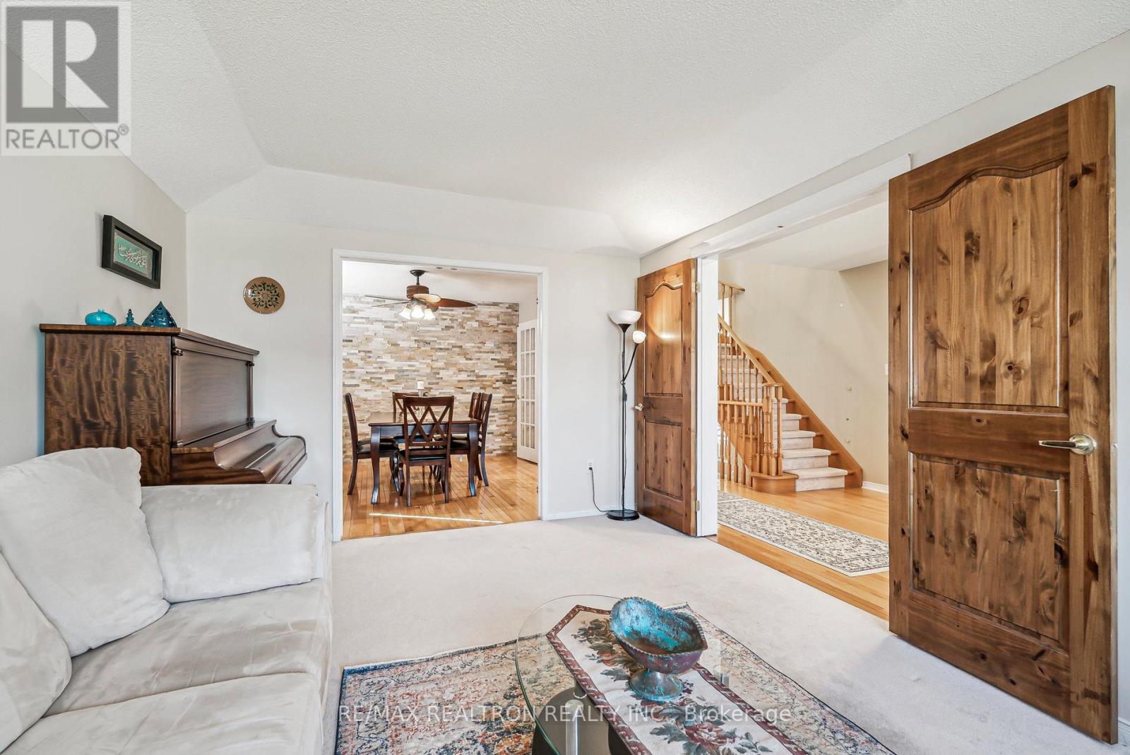 50 Holly Meadow Road, Barrie, Ontario  L4N 0E3 - Photo 10 - S12835070