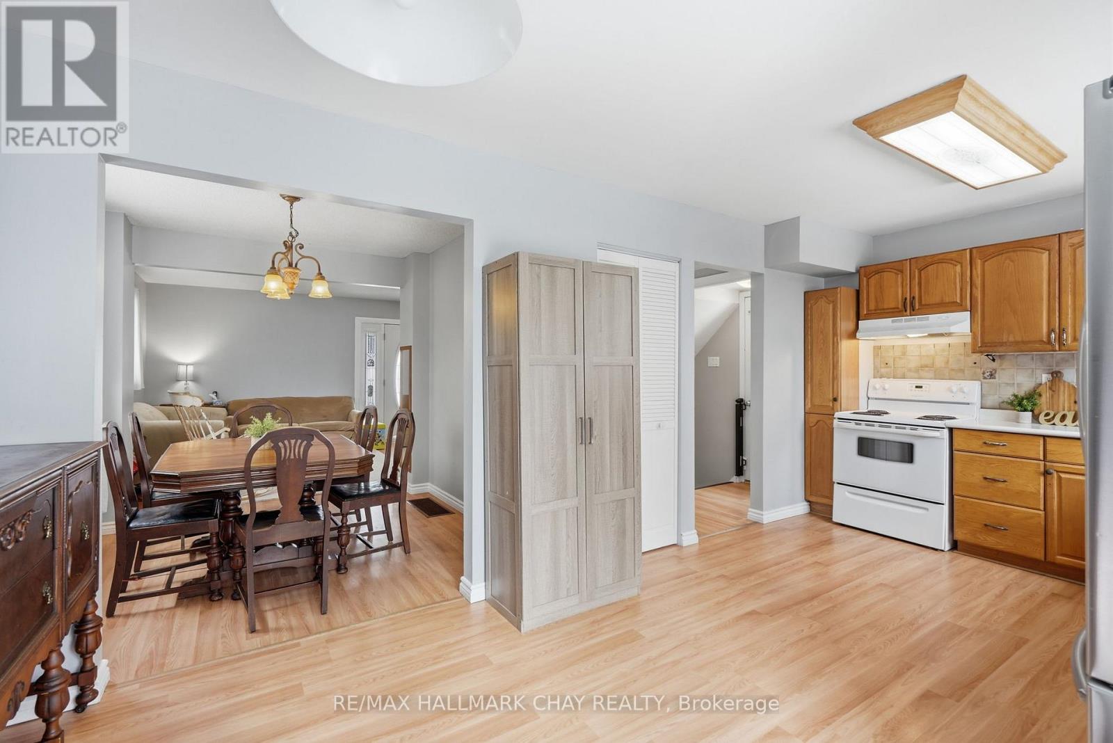 24 Fox Run, Barrie, Ontario  L4N 5L5 - Photo 11 - S12835198