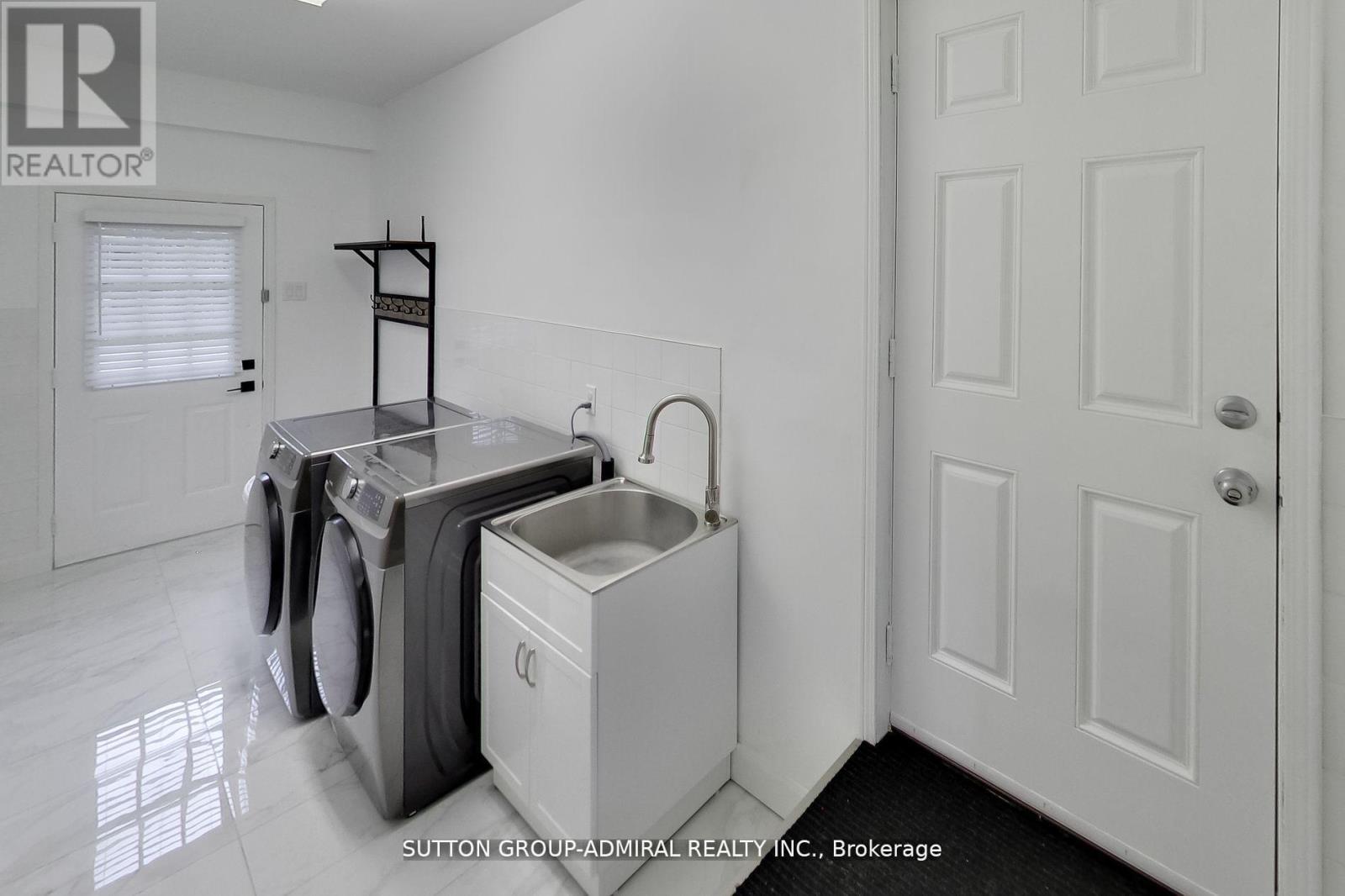 11 Club Court, Wasaga Beach, Ontario  L9Z 1J8 - Photo 15 - S12835232