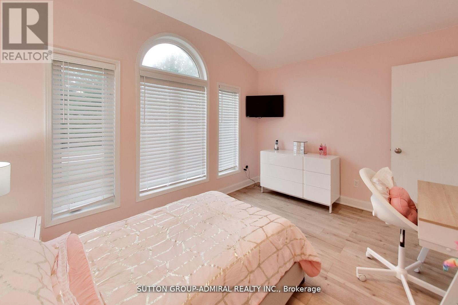 11 Club Court, Wasaga Beach, Ontario  L9Z 1J8 - Photo 22 - S12835232